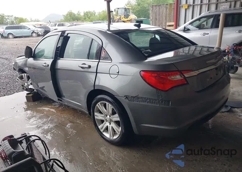 2012 Chrysler 200 Touring z USA, uszkodzony, nr VIN 1C3CCBBB5CN188704